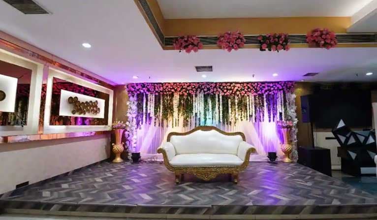 venue-img