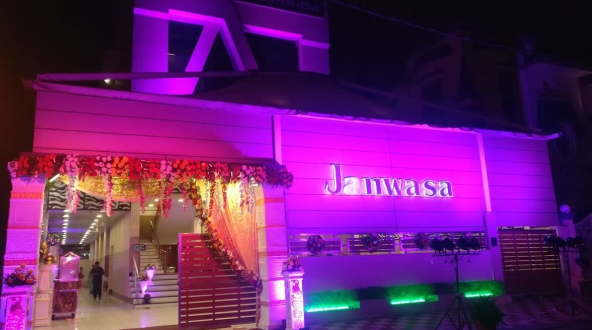 venue-img