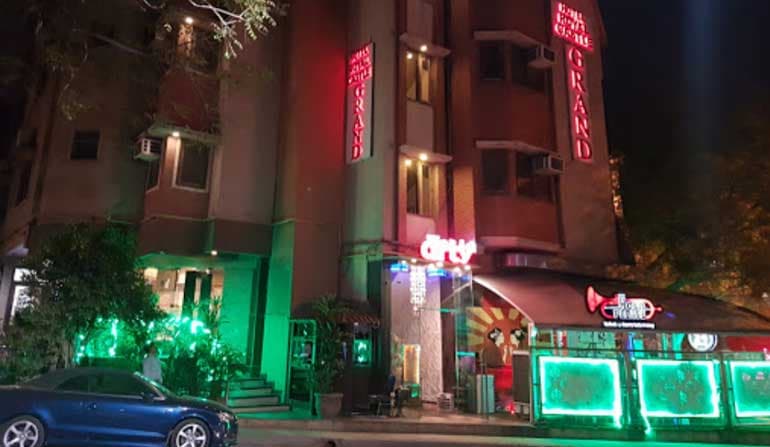 Hotel Royal Castle Grand - Image 1