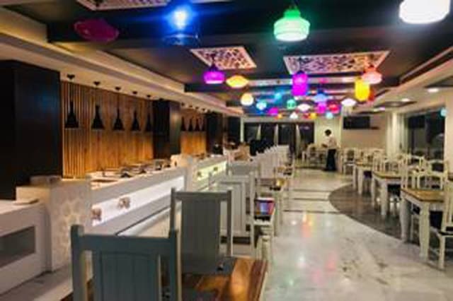 Glitz Westend Inn - Image 2