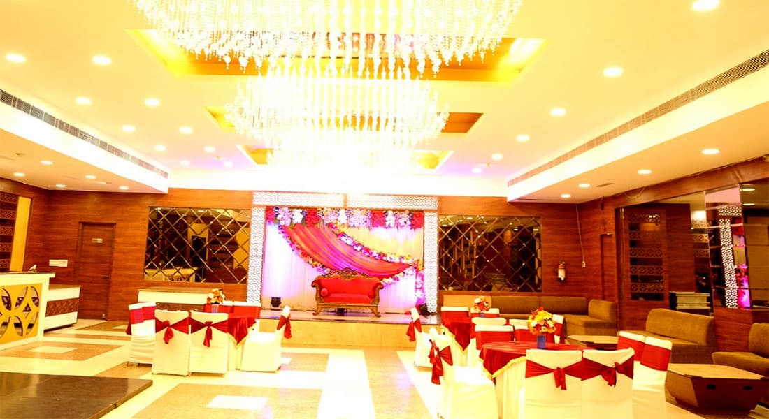 Green Lounge Banquets - Image 1