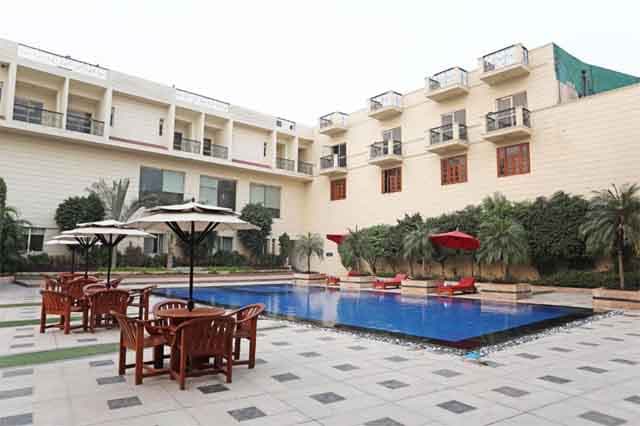 Glitz Westend Inn - Image 1