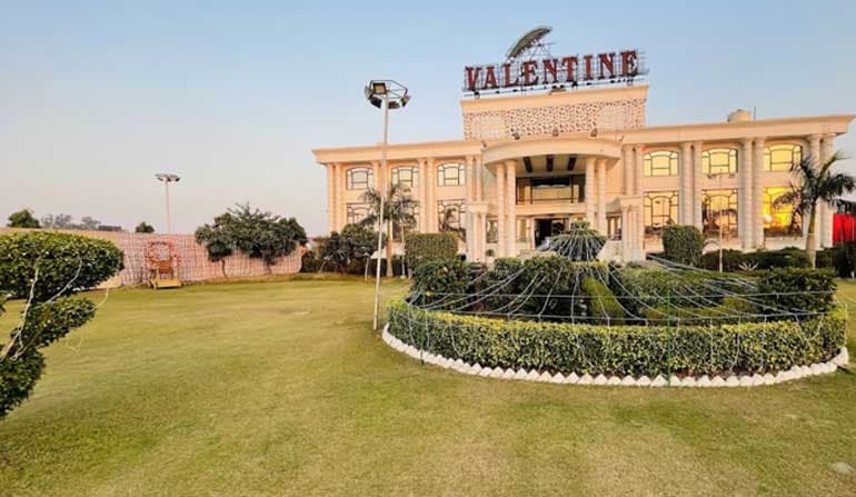 Valentine Resort and Motel - Image 1