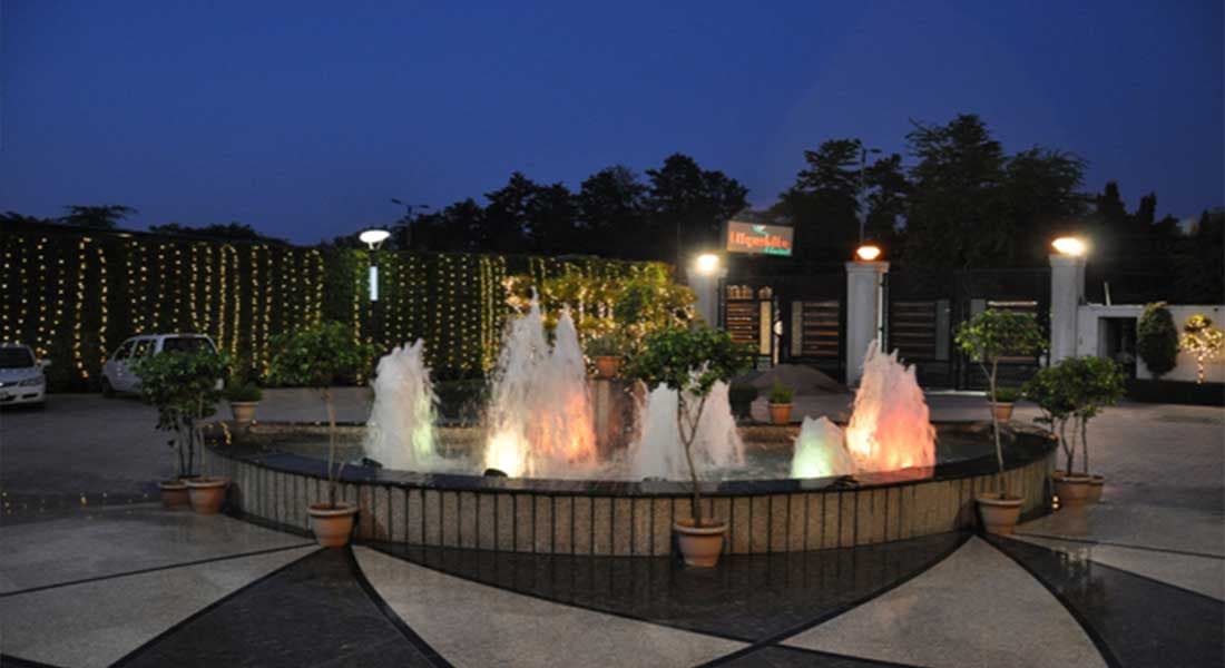 Lily White Hotel - Image 1