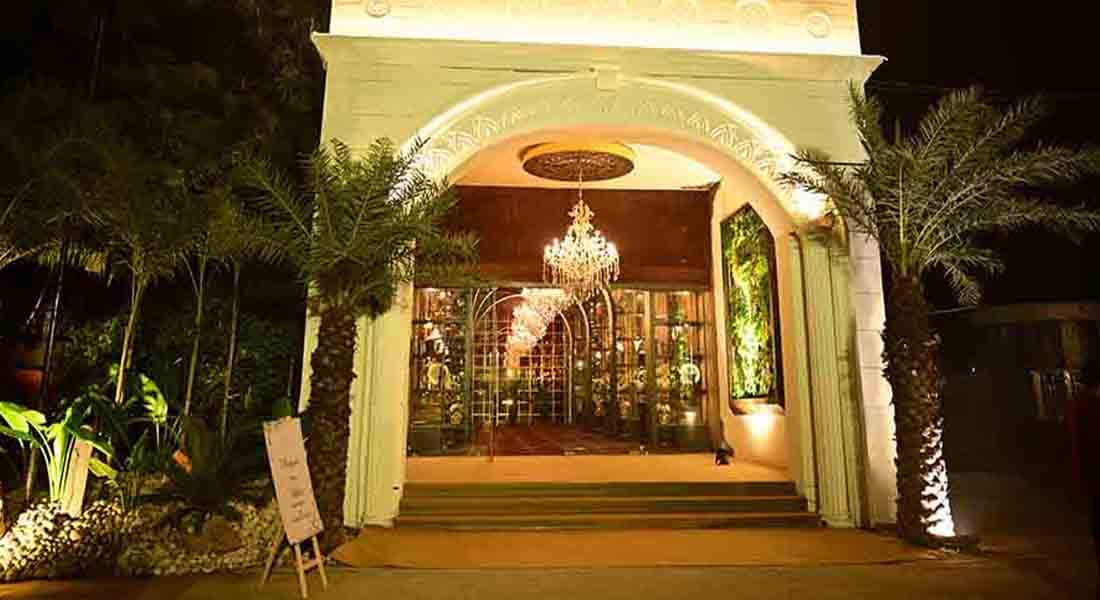 The Kundan by Ferns N Petals - Image 1