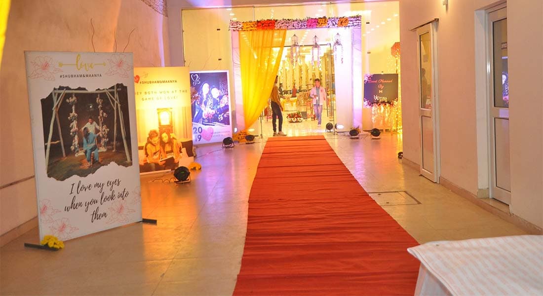 Golden banquet - Image 1