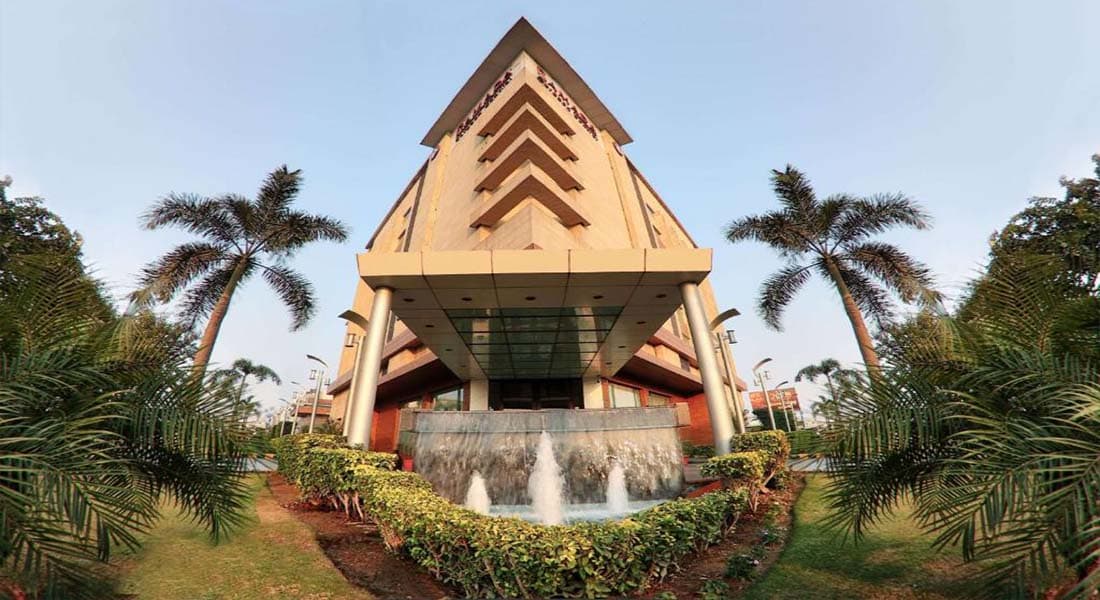 Ramada by Wyndham - Image 2
