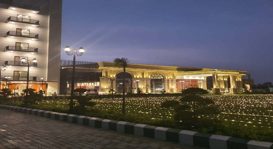 Stardom Hotel & Resorts - Image 1