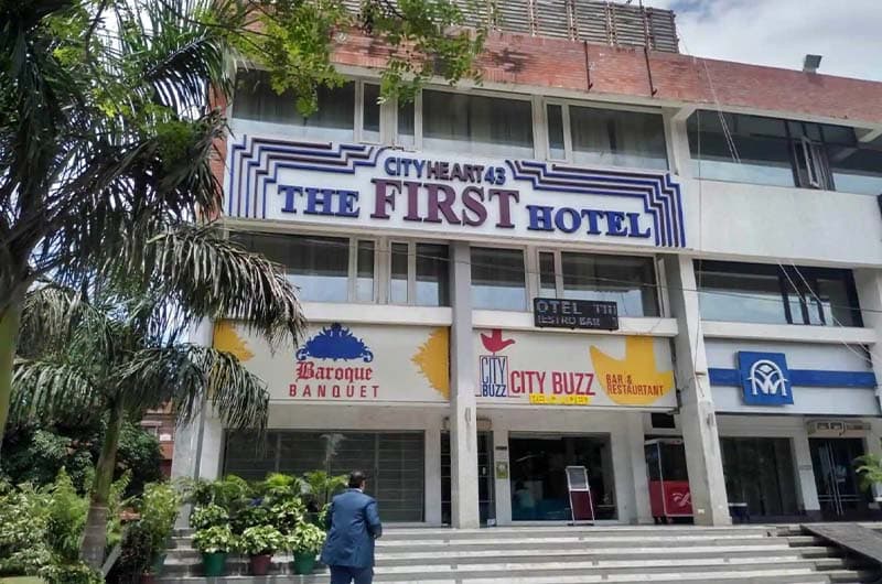 venue-img