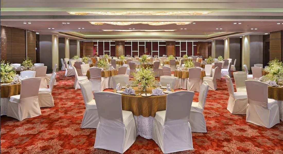 Holiday Inn - Image 3