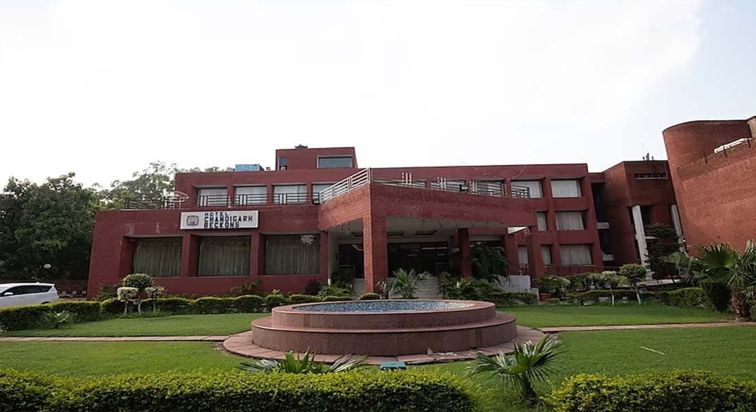venue-img